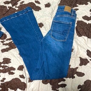 Size 0 length 32 worn once and I just don’t like the way they look on me.